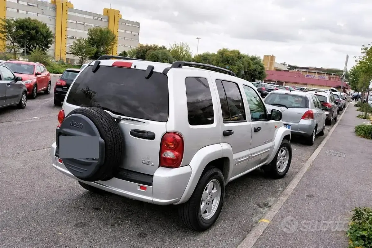 Usata Jeep Cherokee 211 CV (155 kW) 2004 SUV