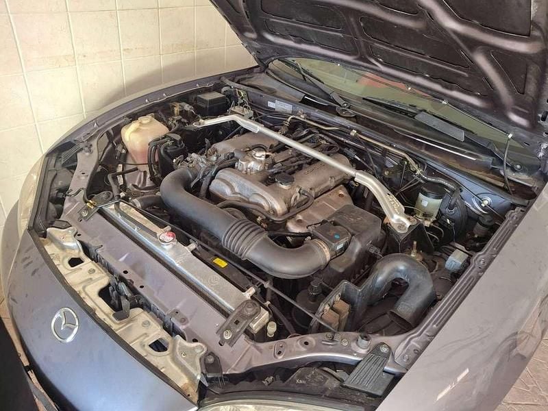 Usata Mazda MX5 110 CV (80 kW) 2004 Argento Cabrio