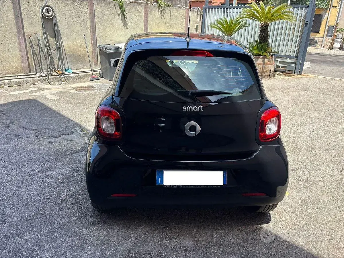 Usata Smart ForFour 71 CV (52 kW) 2019 Nero Utilitaria