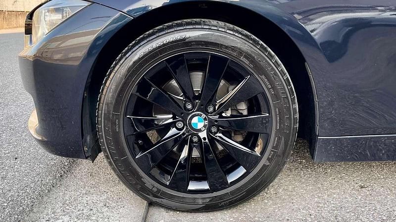 Usata BMW 320 Sport Line 185 CV (136 kW) 2015 Blu Station wagon