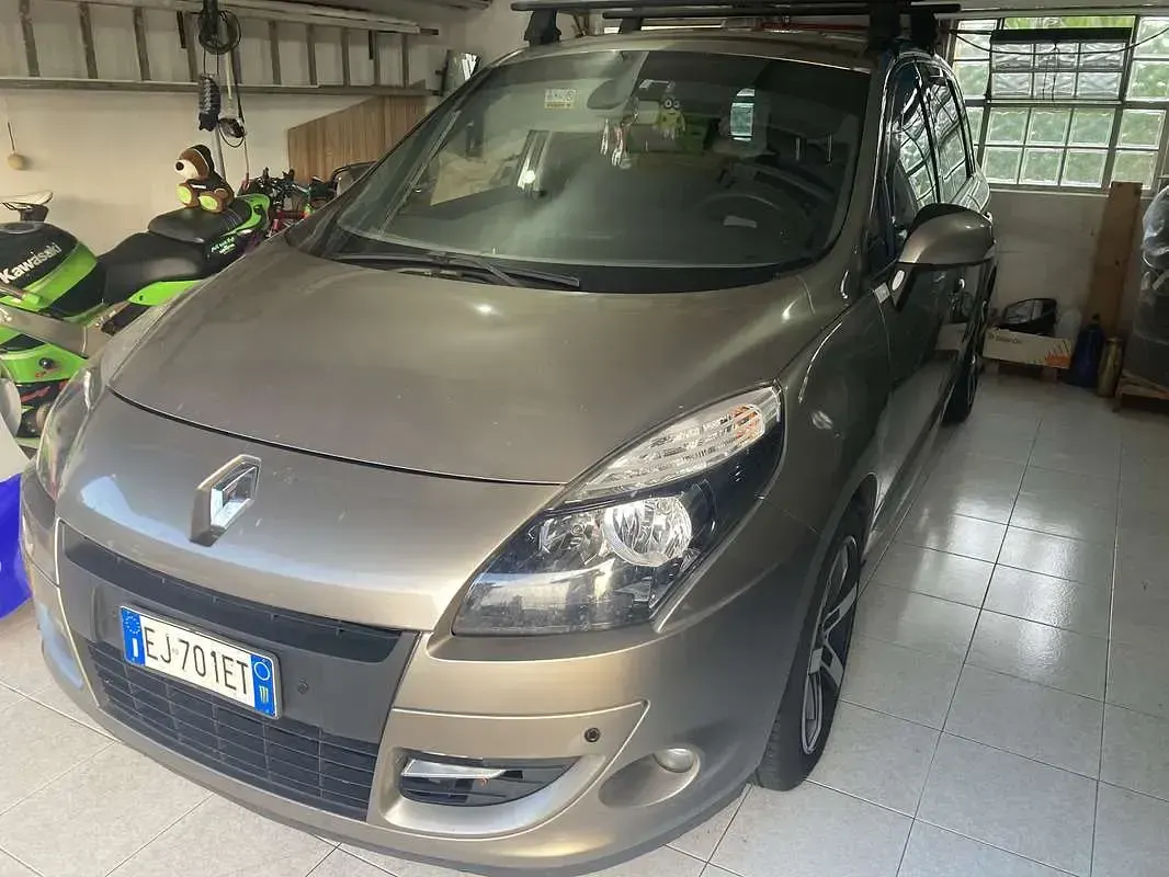 Usata Renault Scenic E-Tech Luxe 110 CV (80 kW) 2011 Monovolume