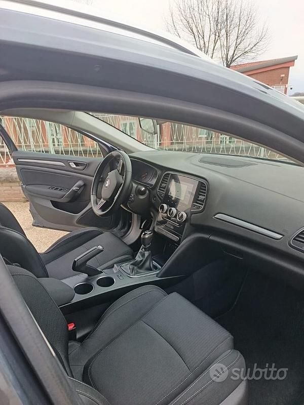 Usata Renault Mégane GrandTour Business 116 CV (85 kW) 2022 Grigio Station wagon