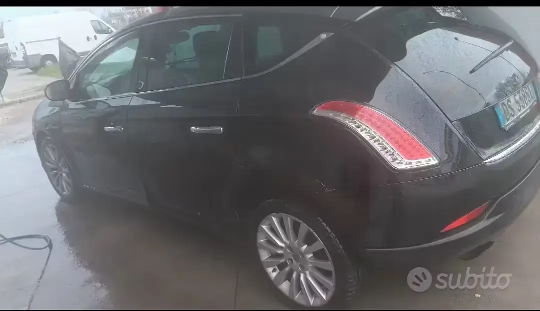 Usata Lancia Delta 190 CV (139 kW) 2008 Nero Utilitaria