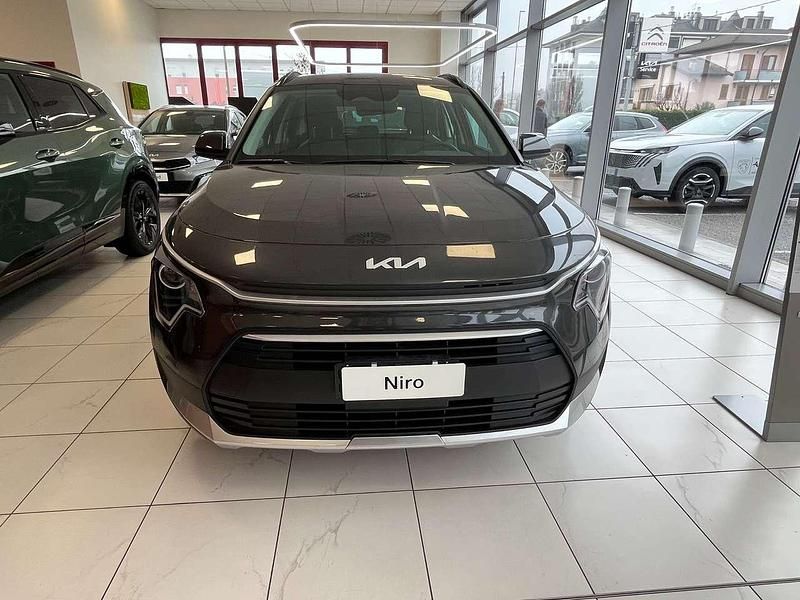 Nuova Kia Niro 92 CV (67 kW) 2026 Interstellar grey SUV