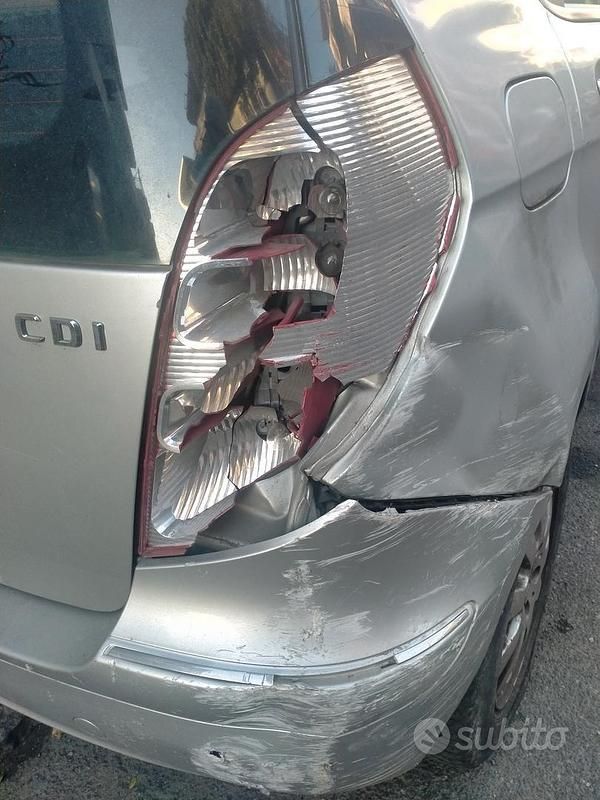 Usata Mercedes A180 109 CV (80 kW) 2004 Grigio Berlina