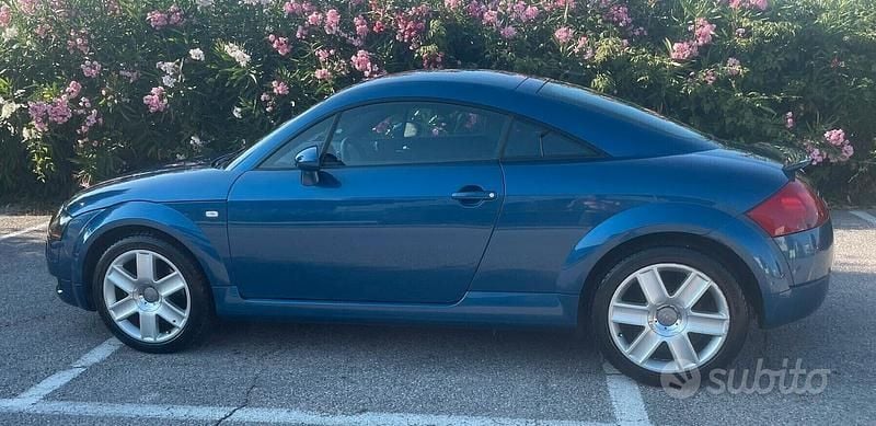 Usata Audi TT 150 CV (110 kW) 2005 Blu Coupé