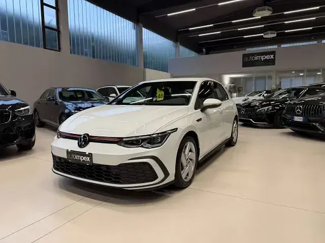 Usata VW Golf VIII GTI 245 CV (180 kW) 2024 Argento Berlina