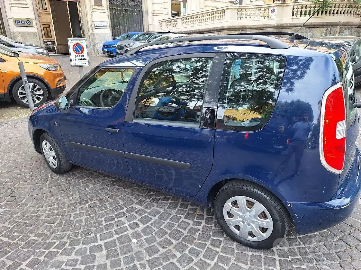 Usata Skoda Roomster 69 CV (50 kW) 2011 Blu Monovolume