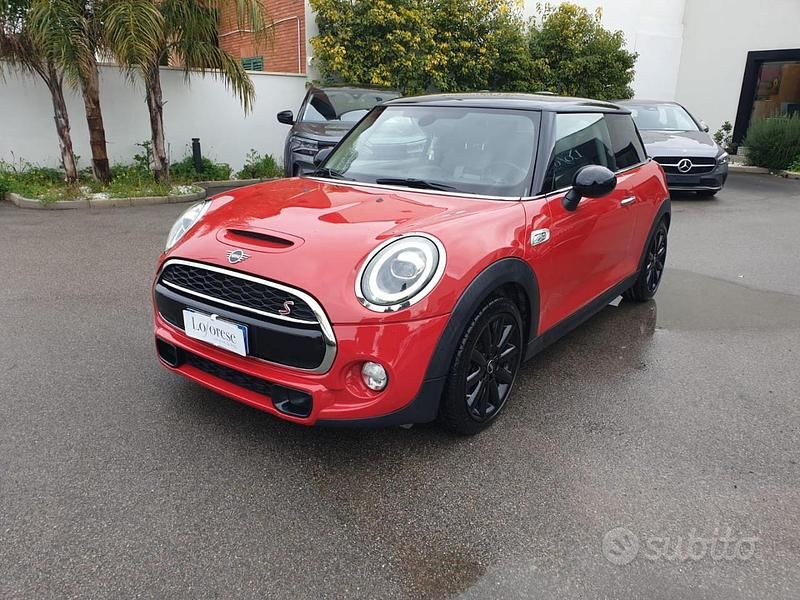 Usata Mini Cooper S 192 CV (141 kW) 2019 Rosso pastello Utilitaria