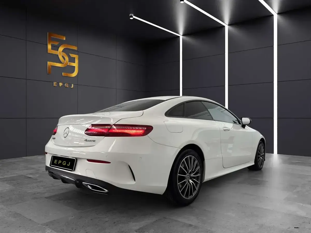 Usata Mercedes E220 Premium 194 CV (142 kW) 2017 Bianco Coupé