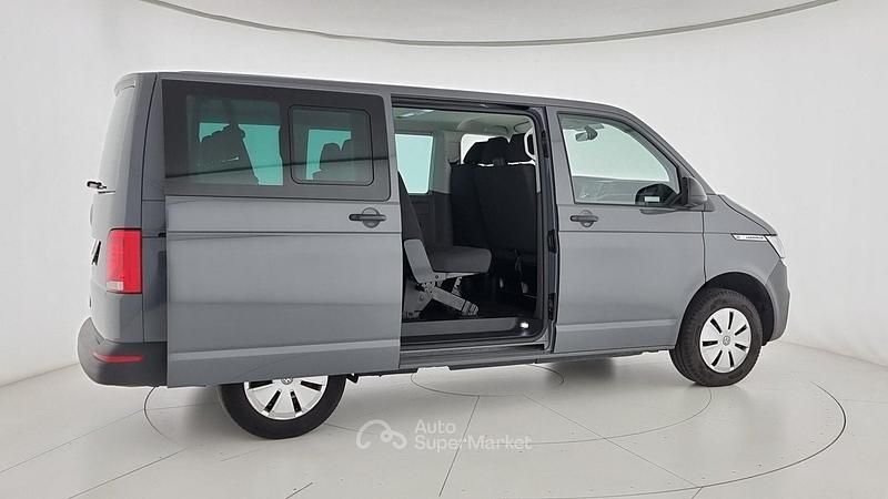 Usata VW Caravelle Business 110 CV (80 kW) 2023 Grigio Monovolume