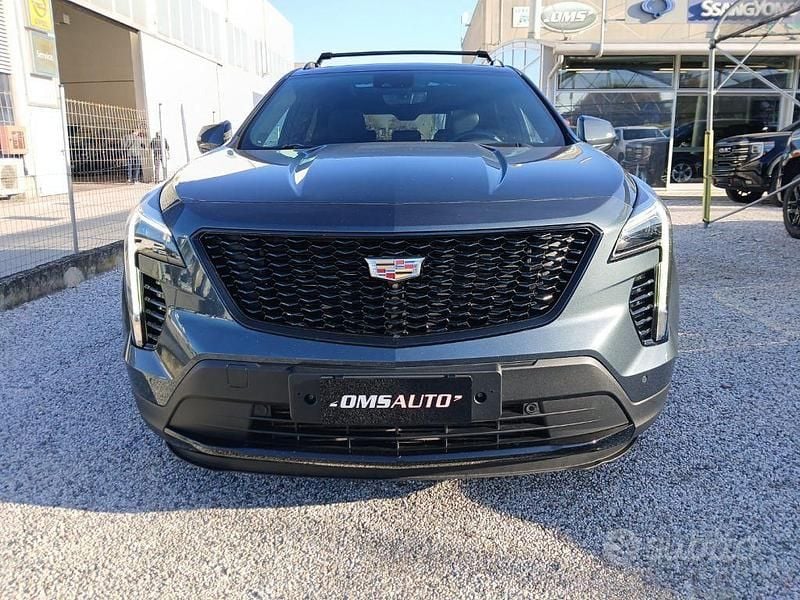 Usata Cadillac XT4 230 CV (169 kW) 2022 Grigio scuro SUV