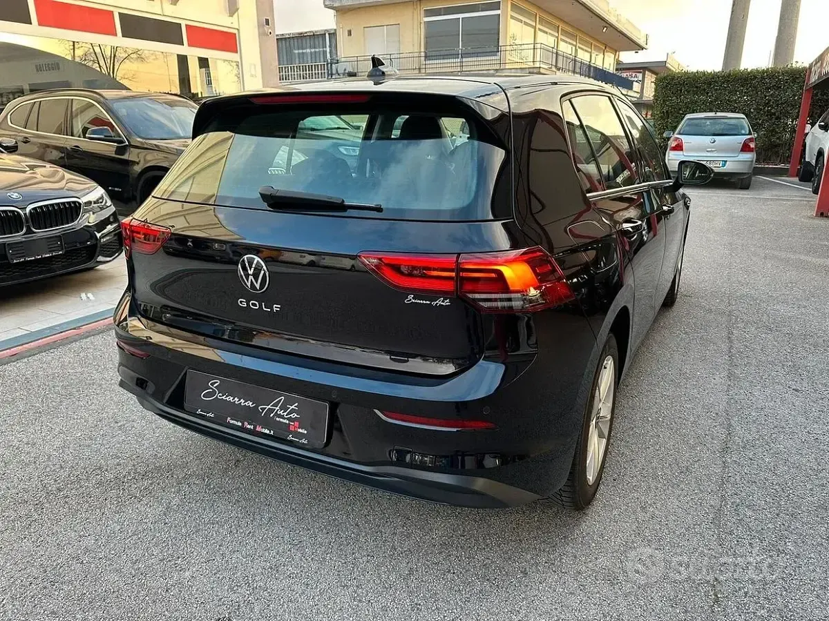 Usata VW Golf VIII Life 116 CV (85 kW) 2026 Nero Berlina