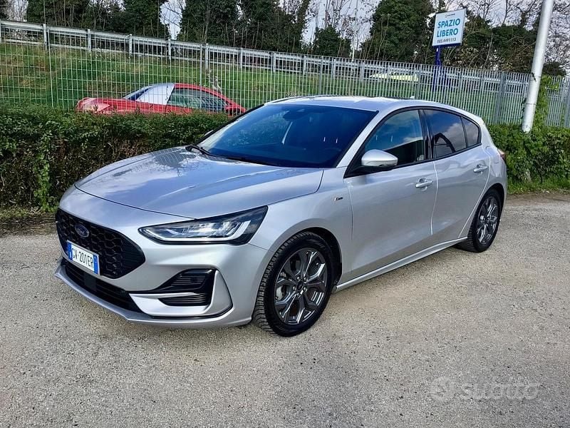 Grigio Usata 2024 Ford Focus ST-Line Tre volumi | 16.990 € (Super prezzo) - Immagine 1/4
