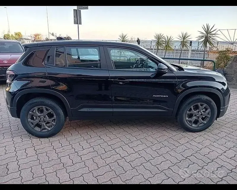 Nuova Jeep Avenger Altitude 101 CV (74 kW) 2026 Nero SUV