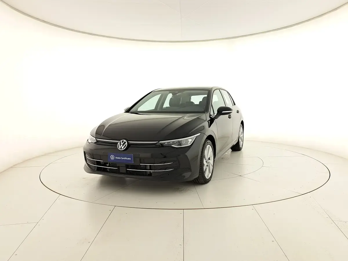 Usata VW Golf VIII Style 150 CV (110 kW) 2025 Grenadill black metallizzato Berlina