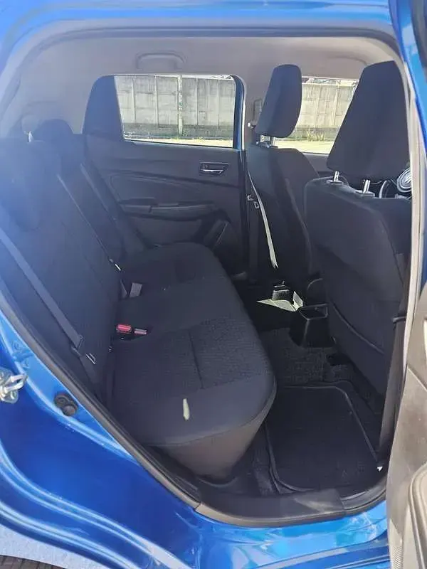 Usata Suzuki Swift Cool 83 CV (61 kW) 2023 Blu/azzurro Utilitaria