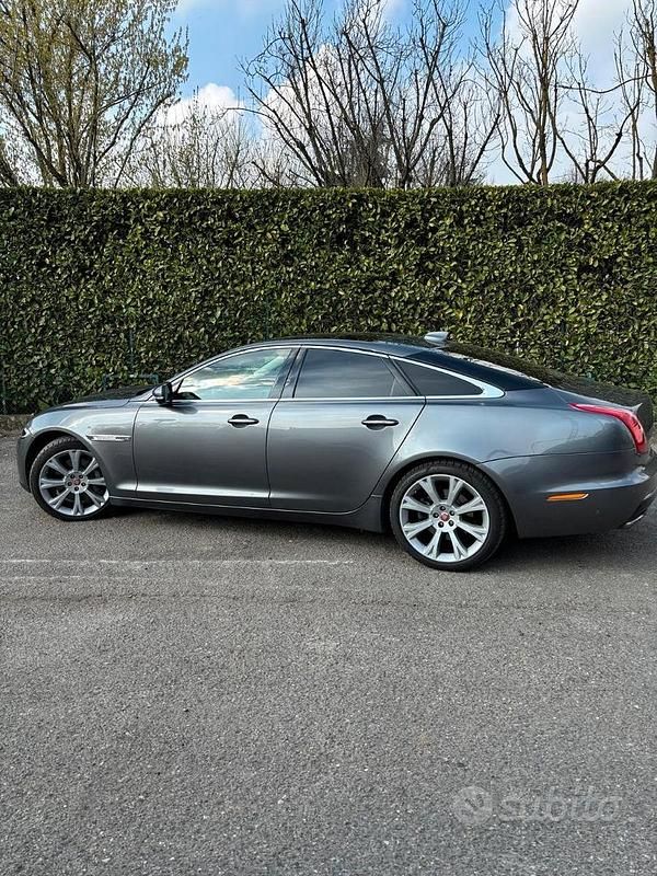 Usata Jaguar XJ Premium Luxury 340 CV (250 kW) 2016 Grigio Berlina