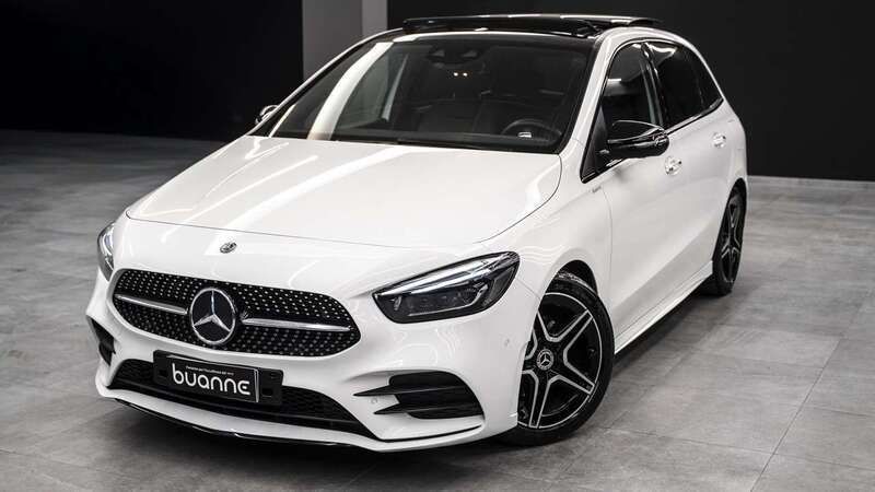 Bianco metall perlato Usata 2019 Mercedes B180 Premium Plus Monovolume | 24.999 € (Molto cara) - Immagine 1/4