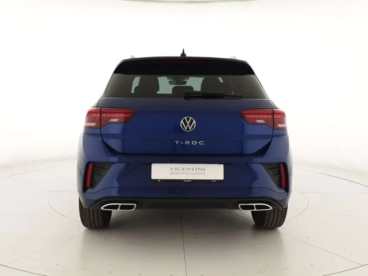 Usata VW T-Roc Cabriolet R-line Plus 150 CV (110 kW) 2025 Lapiz blue metallizzato nero SUV