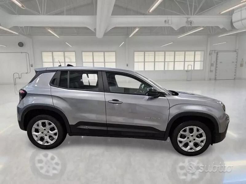 Usata Jeep Avenger Altitude 100 CV (73 kW) 2023 Grigio SUV