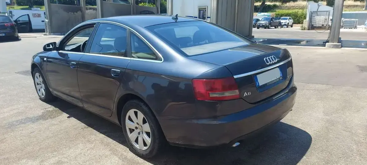 Usata Audi A6 224 CV (164 kW) 2006 Blu/azzurro Berlina