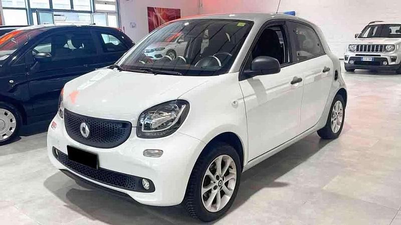 Bianco(met.) Usata 2017 Smart ForFour Passion Utilitaria | 11.900 € (Molto cara) - Immagine 1/4