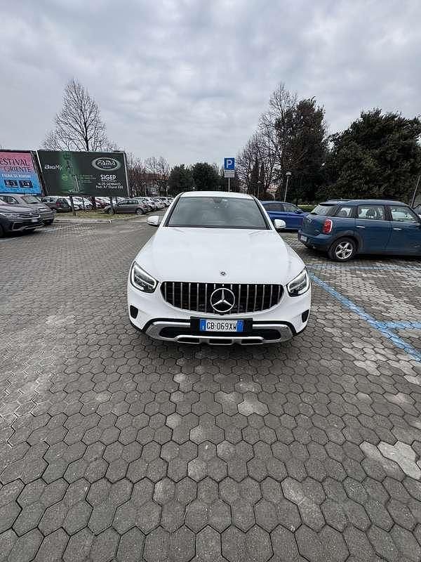 Usata Mercedes GLC200 163 CV (119 kW) 2020 Bianco SUV
