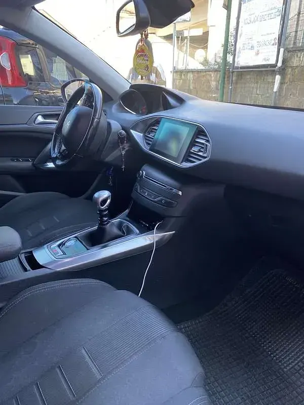 Usata Peugeot 308 Active 116 CV (85 kW) 2013 Berlina
