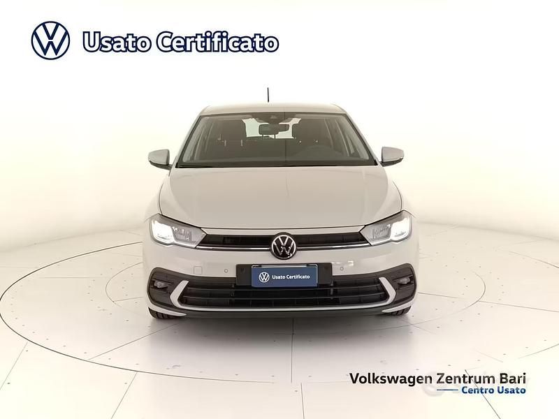 Usata VW Polo Life 95 CV (69 kW) 2023 Grigio Utilitaria
