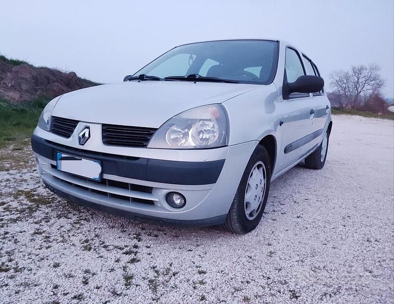 Usata Renault Clio II 2004 Grigio Utilitaria
