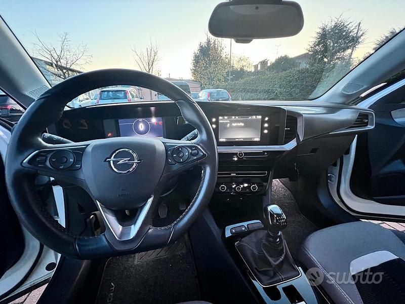 Usata Opel Mokka Elegance 136 CV (100 kW) 2024 Bianco SUV