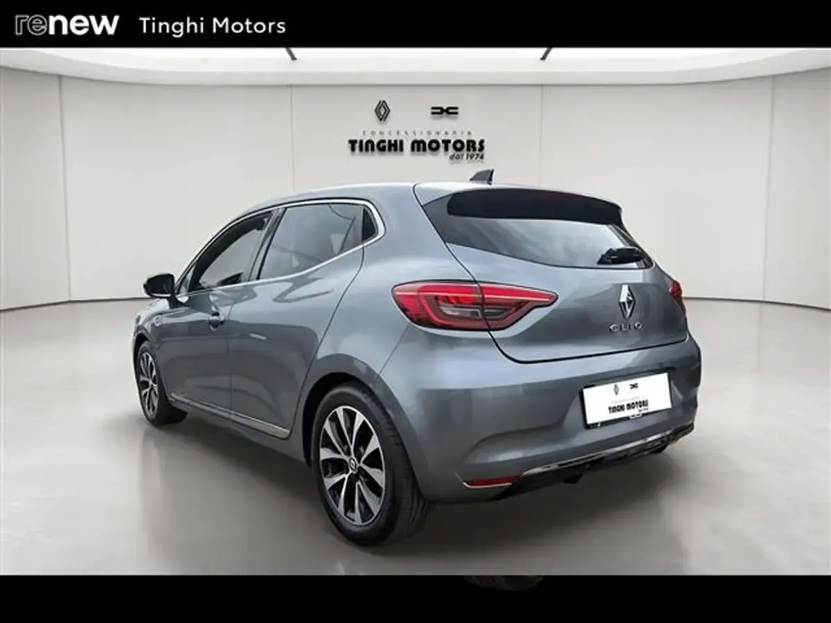 Usata Renault Clio V Techno 94 CV (69 kW) 2023 Grigio Berlina