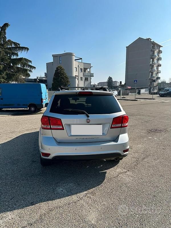 Usata Fiat Freemont Black Code 170 CV (125 kW) 2012 Grigio SUV