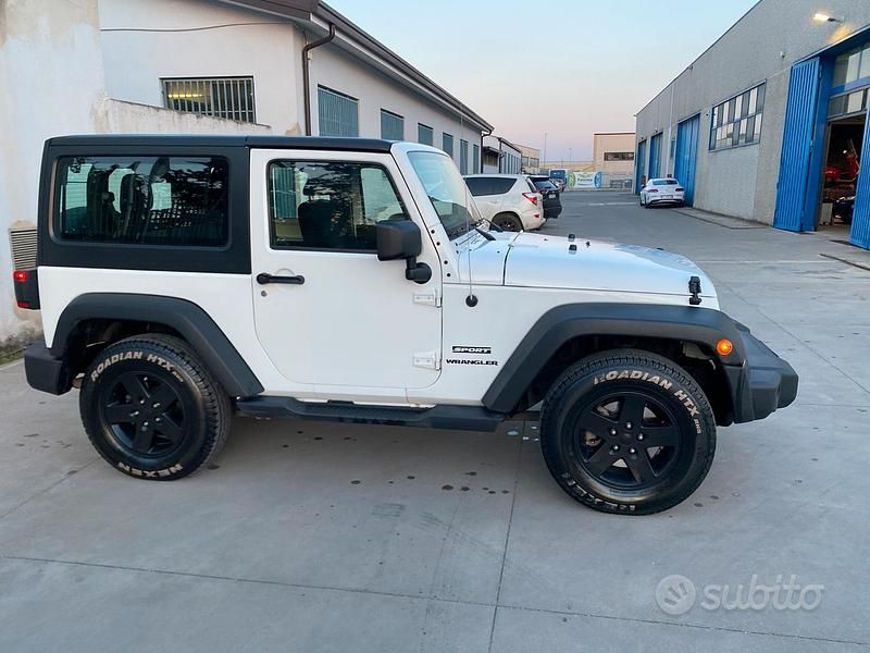 Usata Jeep Wrangler Sport 200 CV (147 kW) 2011 SUV