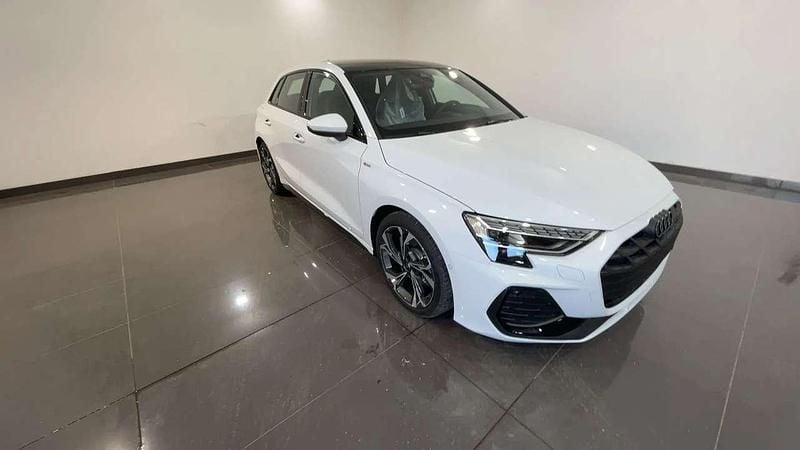 Nuova Audi A3 S-Line 150 CV (110 kW) 2025 Bianco Berlina