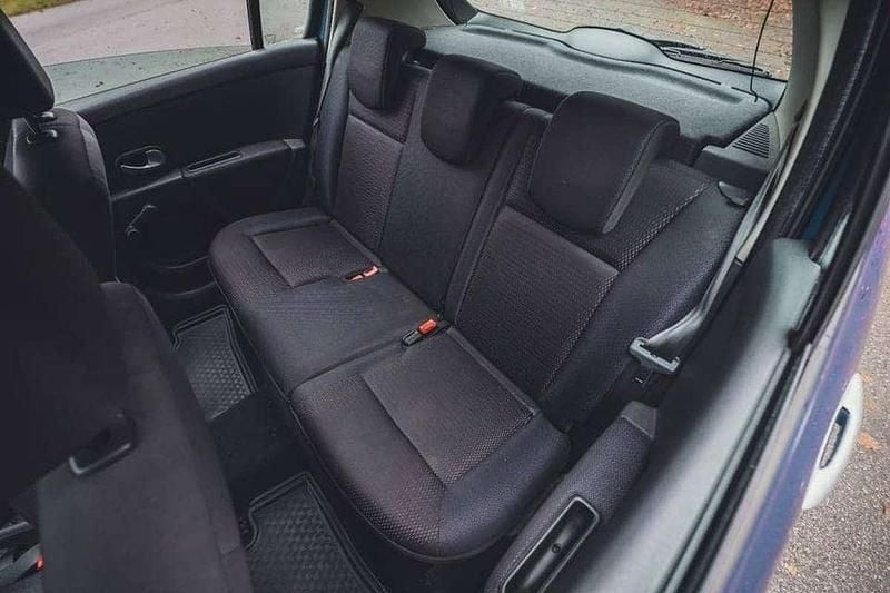 Usata Renault Clio II Luxe 65 CV (47 kW) 2005 Berlina