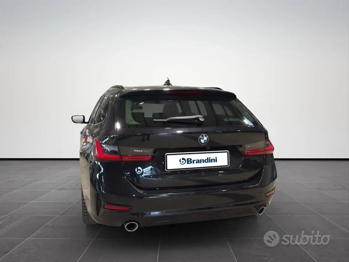 Gebraucht BMW 318 Sport Line 156 PS (114 kW) 2022 Schwarz Kombi