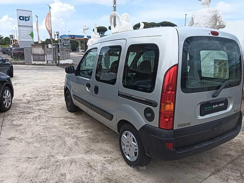Usado Renault Kangoo 75 CV (55 kW) 2007 Plateado Monovolumen