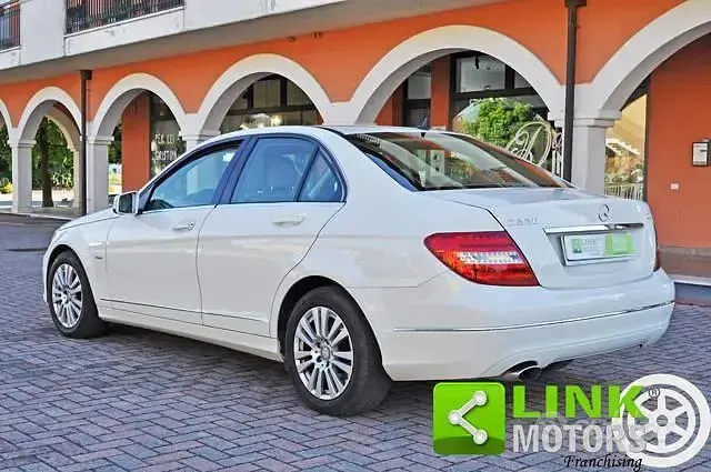 Usata Mercedes C220 Elegance 170 CV (125 kW) 2011 Bianco Berlina