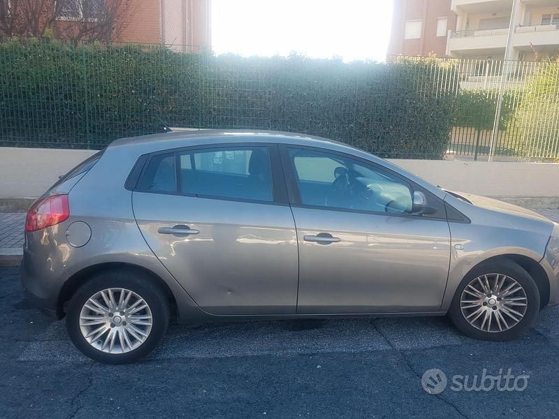 Grigio Usata 2010 Fiat Bravo Due volumi | 3000 € (Buon prezzo) - Immagine 1/1