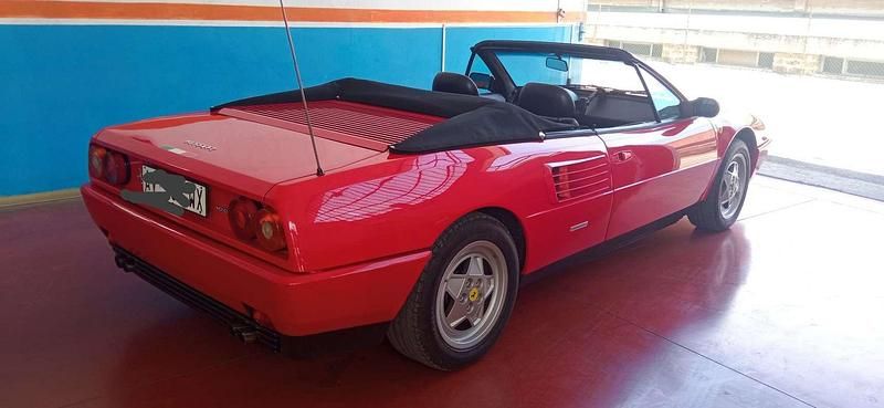 Usata Ferrari Mondial 300 CV (220 kW) 1990 Cabrio