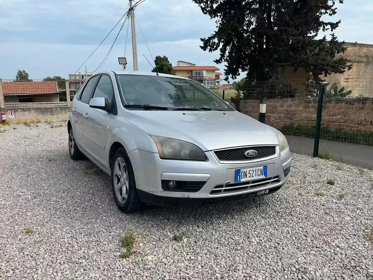 Usata Ford Focus 90 CV (66 kW) 2008 Grigio Berlina