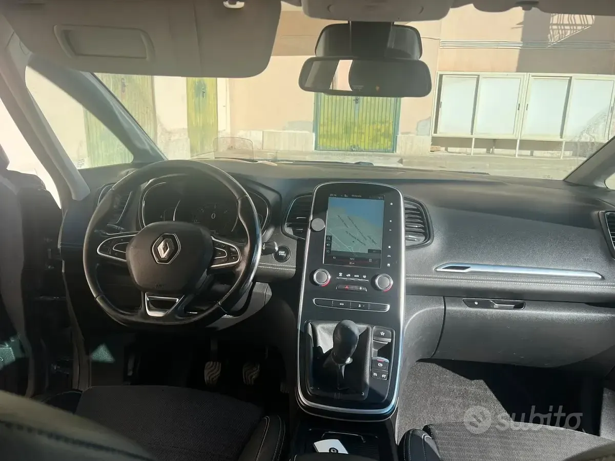 Usata Renault Scénic 130 CV (95 kW) 2016 Grigio Monovolume