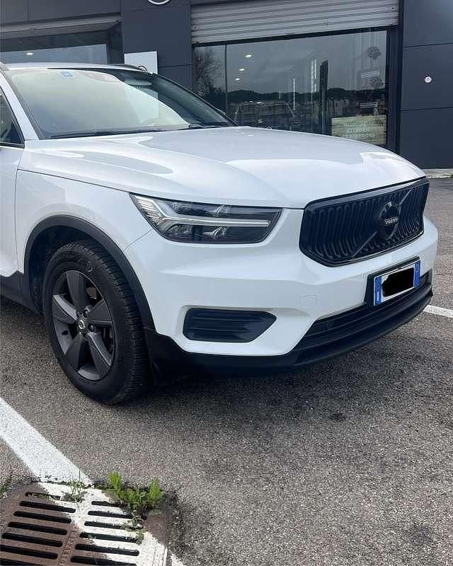 Usata Volvo XC40 Momentum 150 CV (110 kW) 2020 Bianco SUV