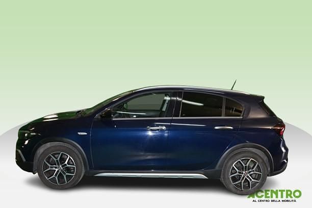 Usata Fiat Tipo Cross 100 CV (73 kW) 2021 Blu Berlina