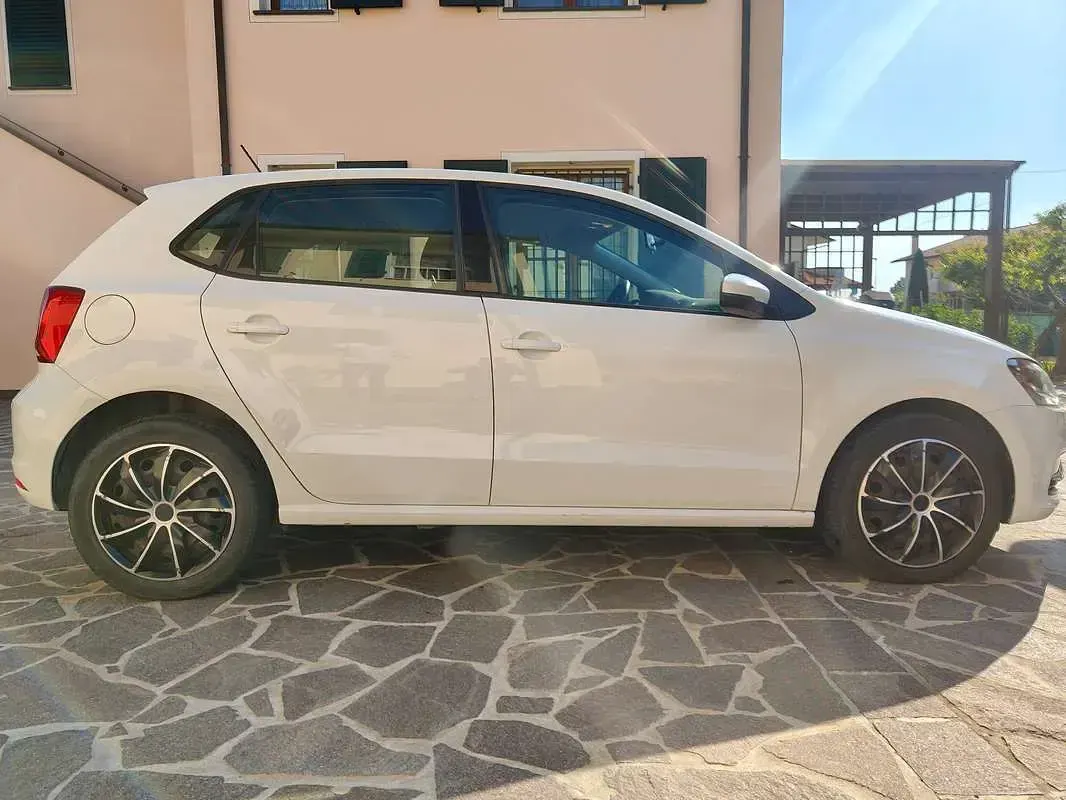 Usata VW Polo Comfortline 75 CV (55 kW) 2015 Bianco Berlina