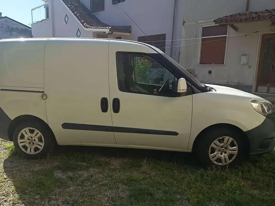 Usata Fiat Doblò 95 CV (69 kW) 2017 Bianco Monovolume