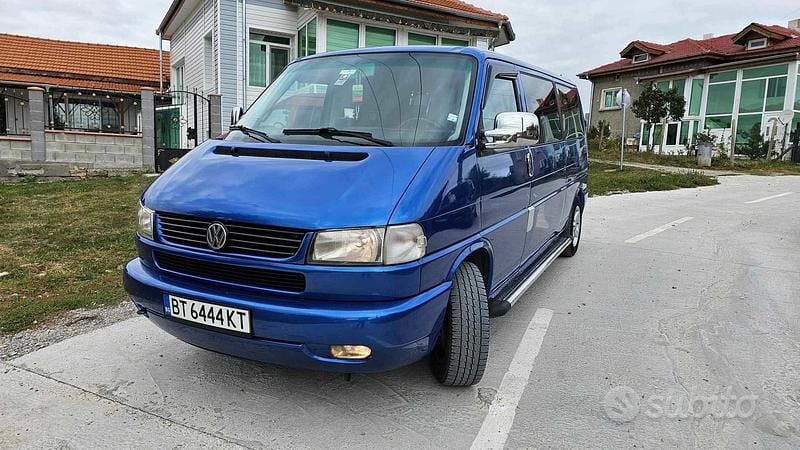 Blu Usata 2002 VW Caravelle Monovolume | 8999 € (Buon prezzo) - Immagine 1/4