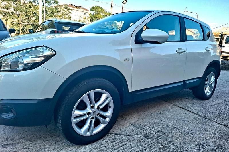 Usata Nissan Qashqai Tekna 110 CV (80 kW) 2014 Bianco SUV